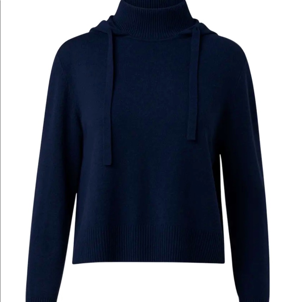Akris Punto Pullover knit cashwood sweater comes in navy great material